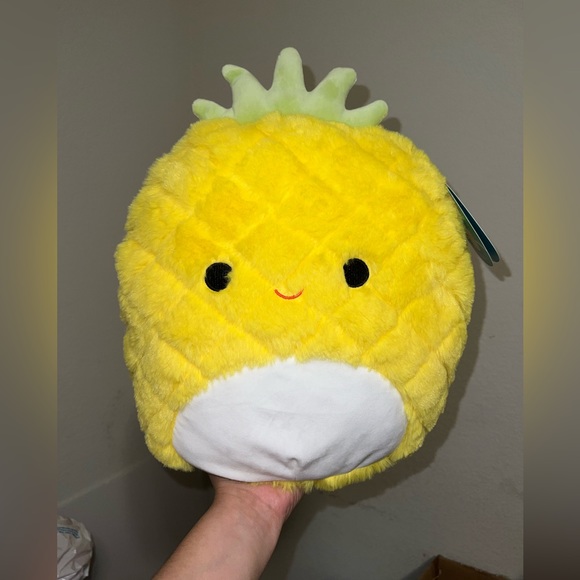 New Maui The Pineapple Fuzzamallow Squishmallow - Picture 5 of 16